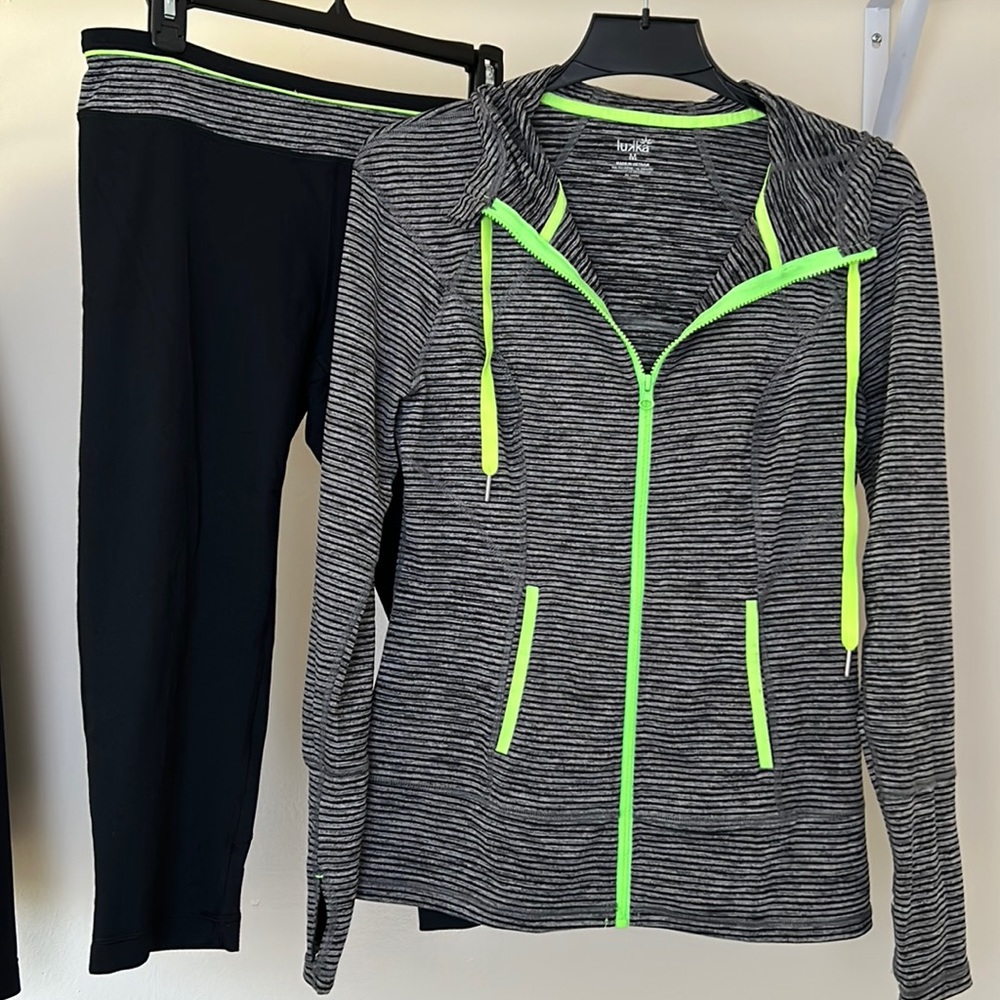 Outfit! Capri leggings and matching zip hooded lightweight jacket w thumb holes.